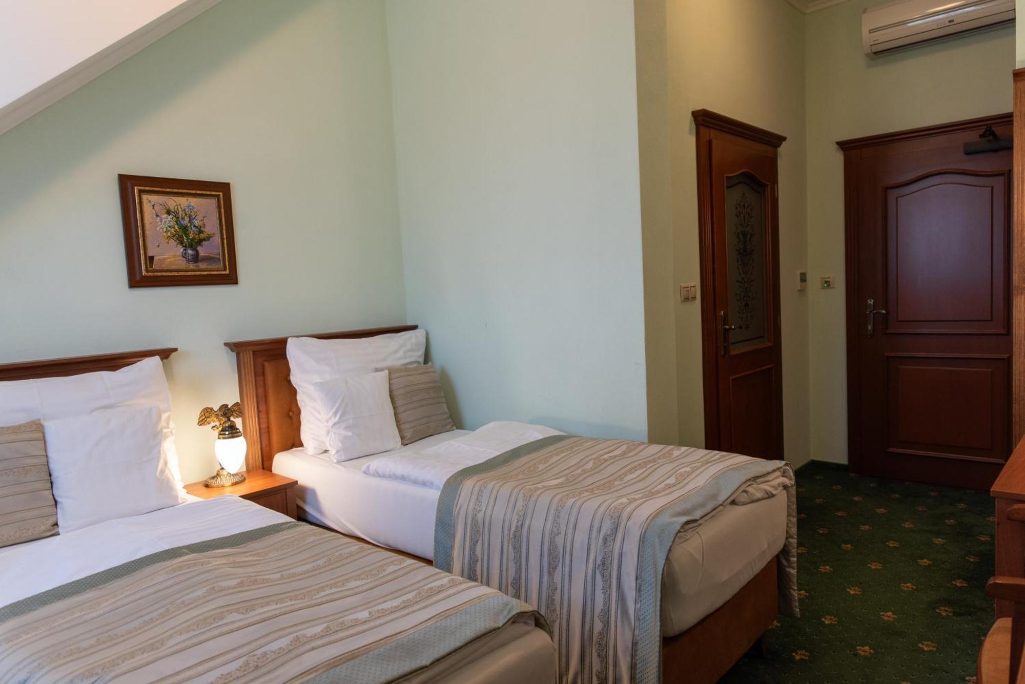 Hotel Viliam Frano Nitra Exterior foto
